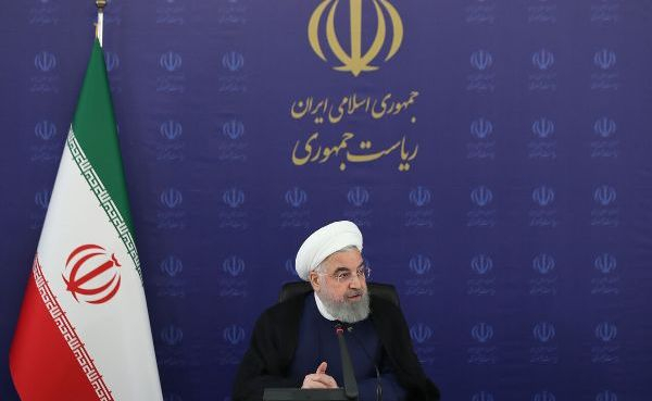 Роухани: Никакое давление не в силах поставить иранский народ на колени