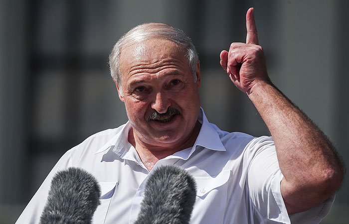Лукашенко обратился к своим сторонникам на митинге в центре Минска