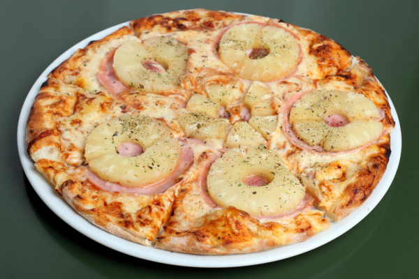   Итальянский ресторатор предложил запретить Гавайскую пиццу 