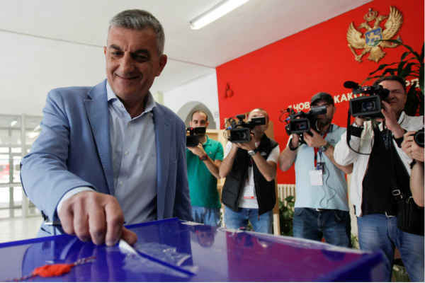   Оппозиция в Черногории заявила о "падении режима" 
