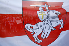 Белоруски выстроились "в цепь солидарности" вокруг костёла в Минске