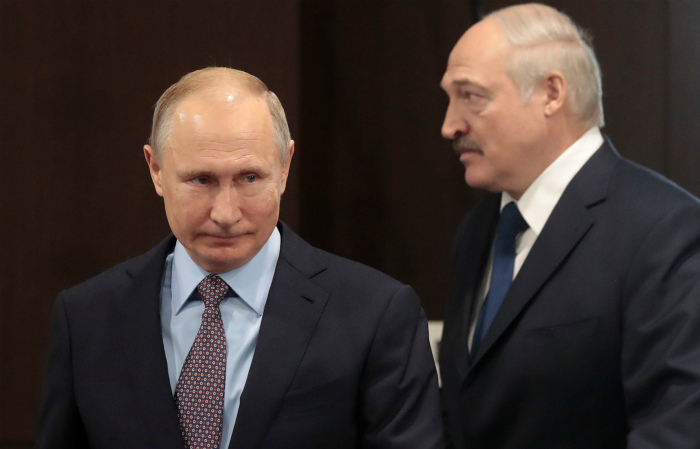 Лукашенко заявил о планах обсудить ситуацию в стране с Путиным