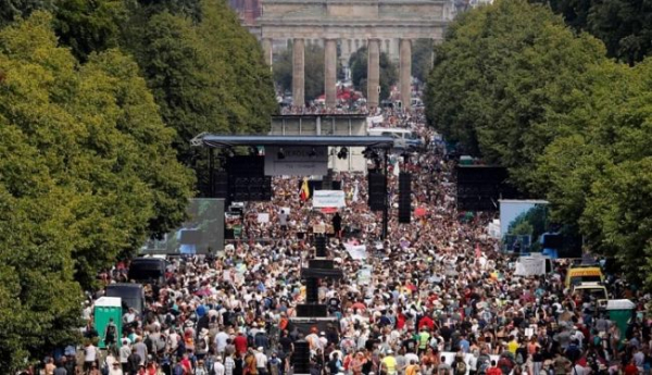 Акция протеста в Берлине может стать рекордной по численности