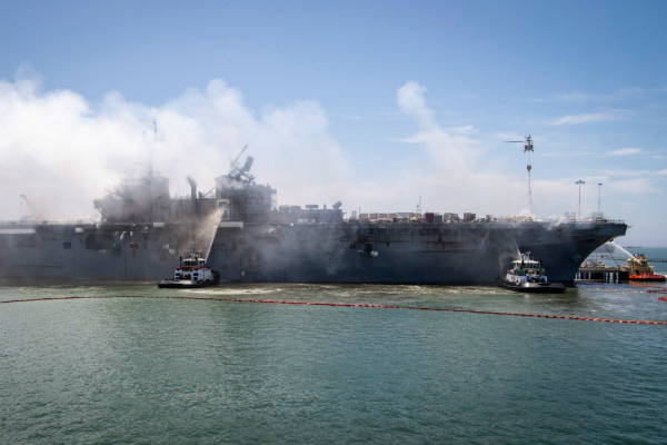   Поджог мог стать причиной пожара на борту военного корабля в США 