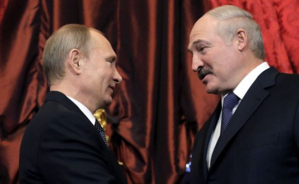 Французский политолог: Лукашенко затеял опасную игру с Москвой