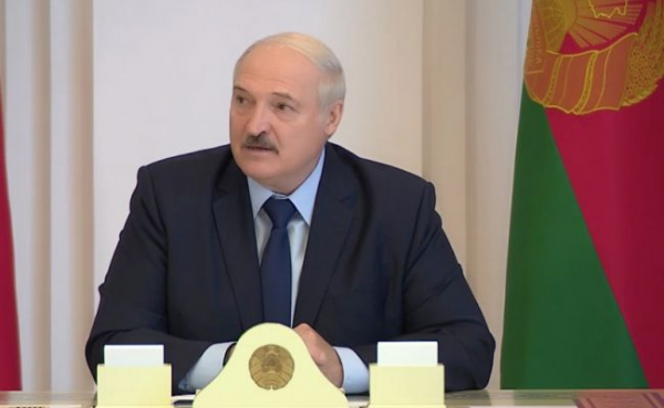 Лукашенко назвал оппозицию черносотенцами и пообещал дать им лопаты
