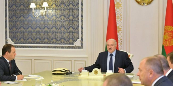 Лукашенко пообещал разобраться с теми, кто хочет захватить власть