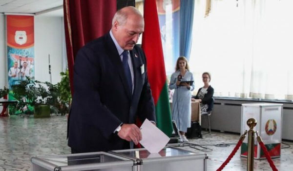 Лукашенко теперь должен признать Крым и прекратить пиратство — мнение