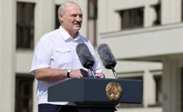 Лукашенко заявил о возможном военном вторжении НАТО в Белоруссию