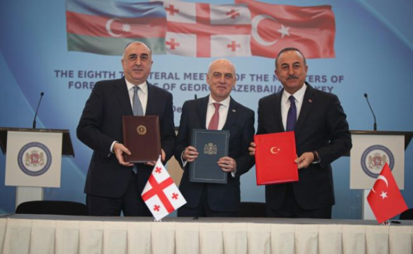 Турция и Азербайджан подчиняют Грузию и целятся в Армению