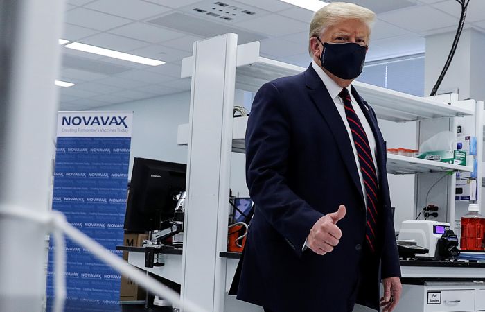 Трамп заявил, что США начнут массовую вакцинацию от COVID-19 в октябре