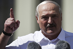 Лукашенко назвал главной задачей нормальное функционирование экономики