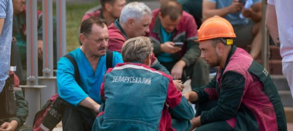 Белорусские шахтеры продолжают демонстрировать неповиновение власти
