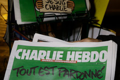 Напавший на людей в Париже мстил за карикатуру в Charlie Hebdo