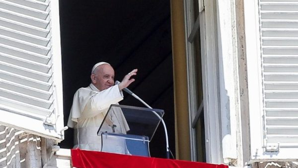 Папа римский: Удовольствие от секса и еды — это от Бога