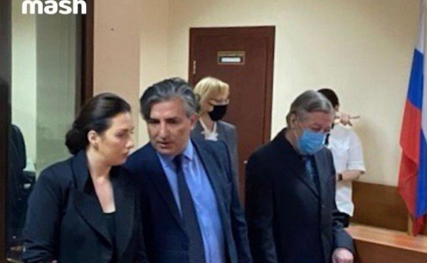 Суд признал актера Ефремова виновным в смертельном ДТП