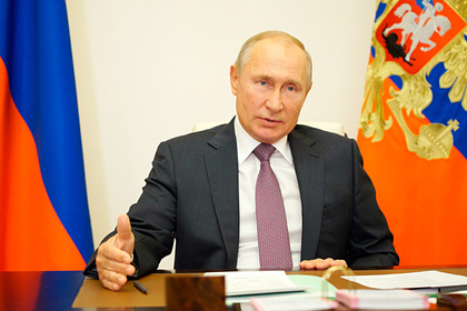 Путин призвал прекратить боевые действия в Карабахе